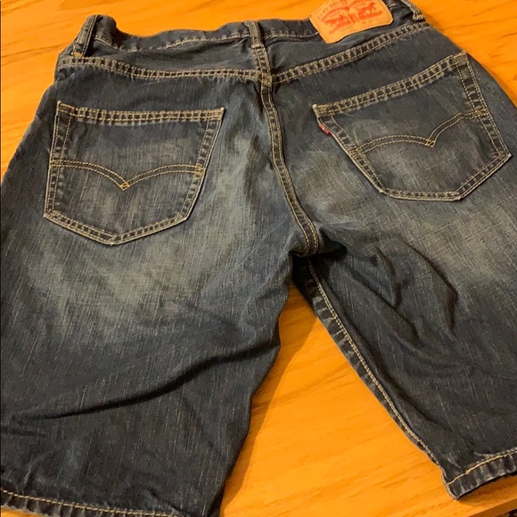 Levi 30 inch waist Jean shorts - Picture 2 of 4